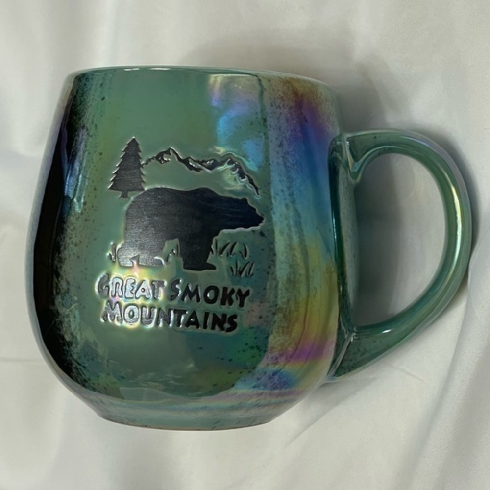 NWT ❤️ Great Smoky Mountains Hand Glazed Green & Black Iridescent Pot Belly Mug